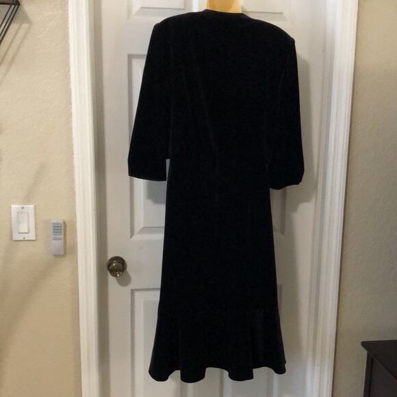 R&K Evening 2pc Black velvet dress and jacket Woman Size 14 Special occasion - Picture 2 of 12